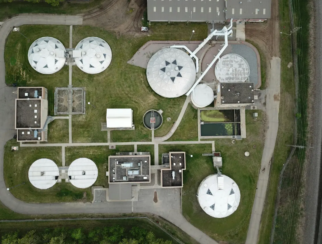 Instalacja przemysłowa widziana z góry